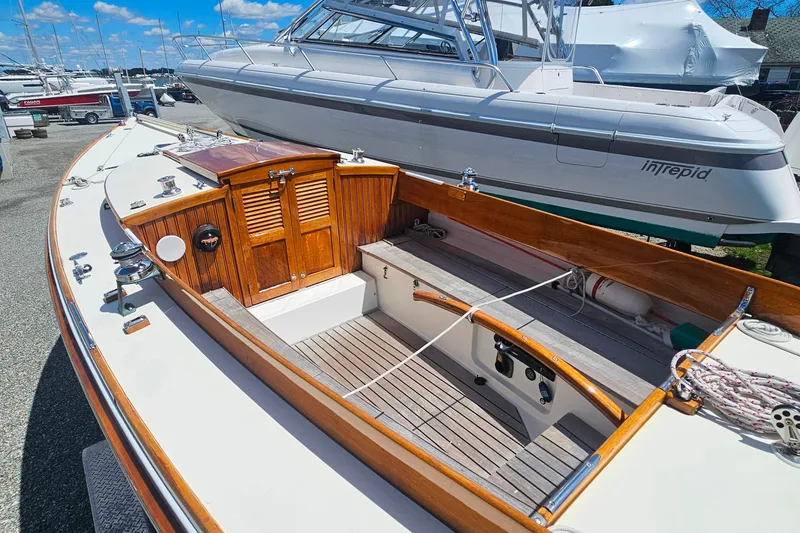 Slide: The Image of Herreshoff Alerion 26 2003 - 6