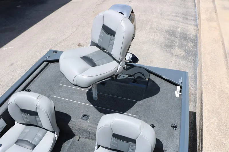 Slide: The Image of Tracker Boats Pro 170 2018 - 26