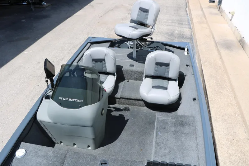 Slide: The Image of Tracker Boats Pro 170 2018 - 23