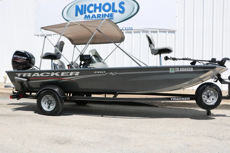 Slide: The Image of Tracker Boats Pro 170 2018 - 32