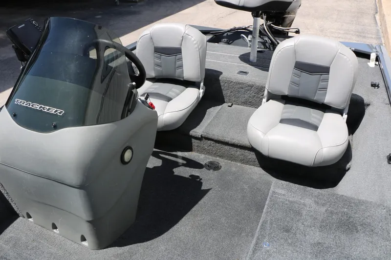 Slide: The Image of Tracker Boats Pro 170 2018 - 25
