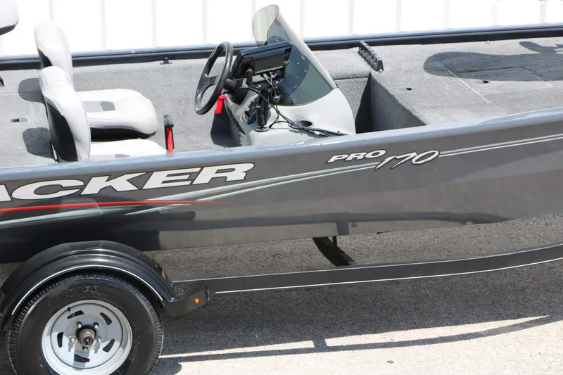 Slide: The Image of Tracker Boats Pro 170 2018 - 13