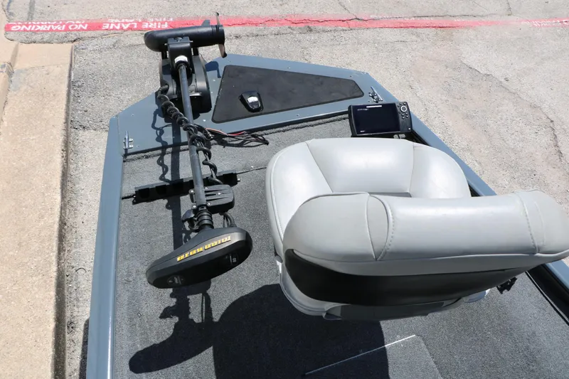 Slide: The Image of Tracker Boats Pro 170 2018 - 18