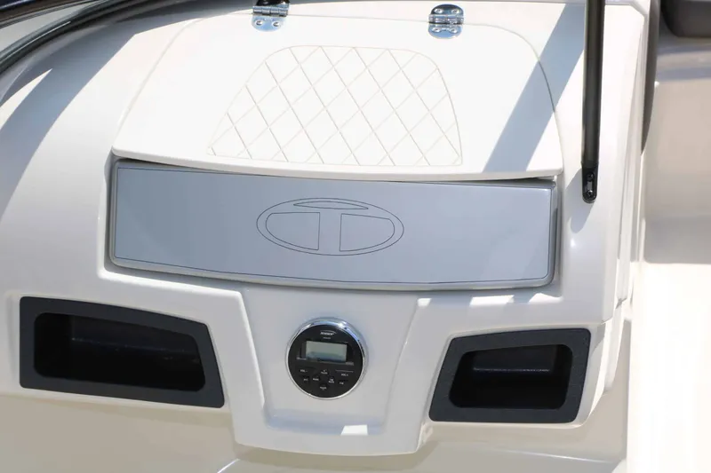 Slide: The Image of Tahoe 400 TF 2016 - 38