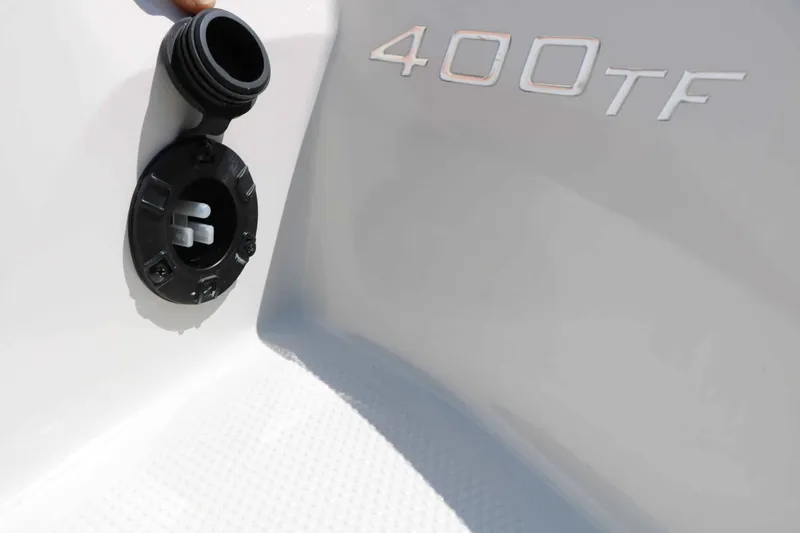 Slide: The Image of Tahoe 400 TF 2016 - 48