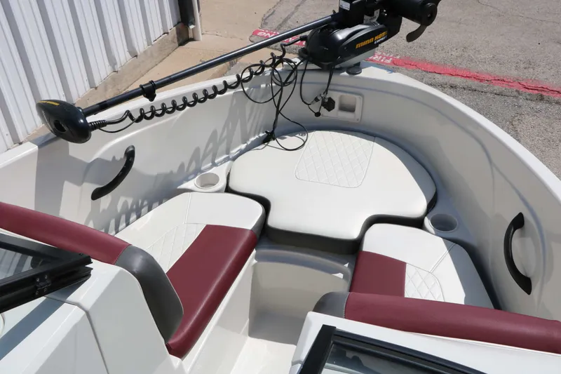 Slide: The Image of Tahoe 400 TF 2016 - 25