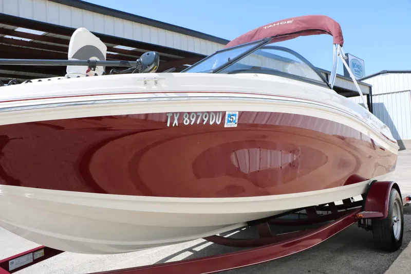 Slide: The Image of Tahoe 400 TF 2016 - 15
