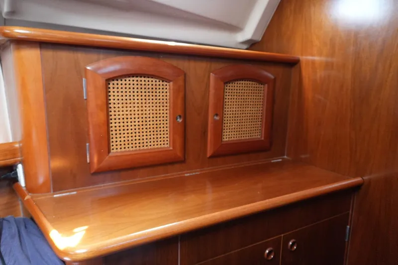 Slide: The Image of Beneteau 381 1999 - 27