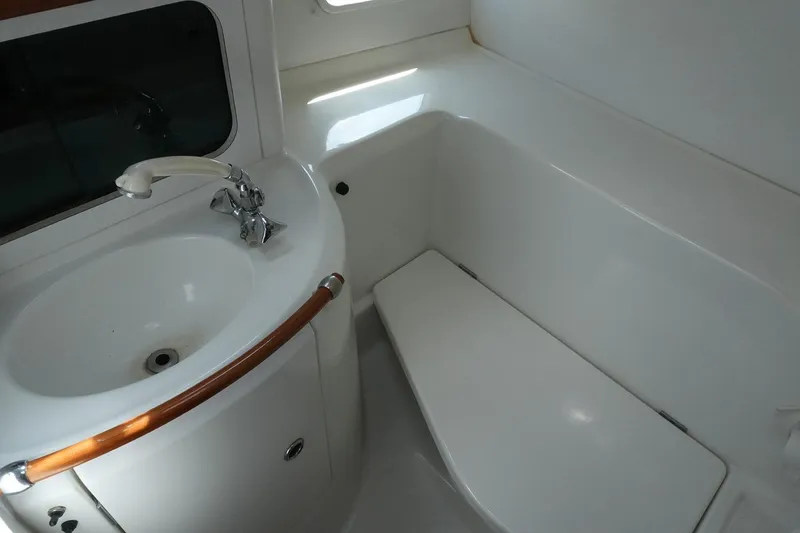 Slide: The Image of Beneteau 381 1999 - 28