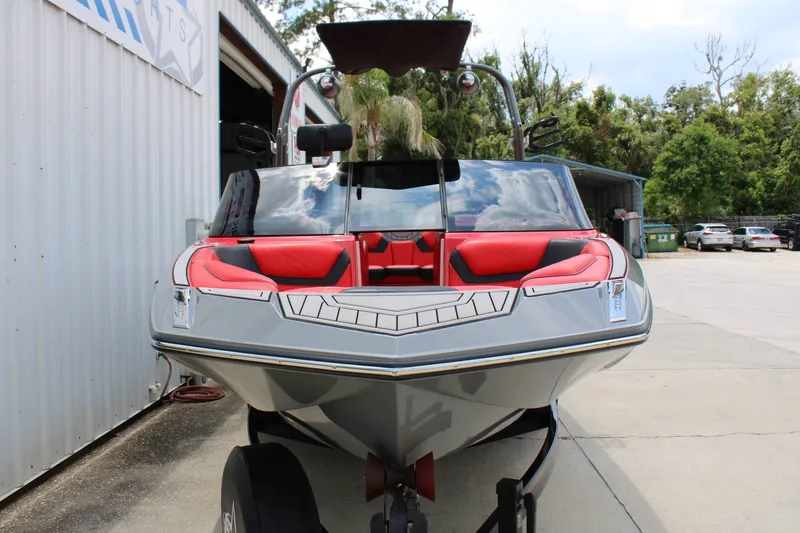 Slide: The Image of Nautique GS22 2021 - 2