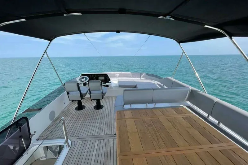 Slide: The Image of Model 74 Sport Yacht Category Flybridge 2020 - 13