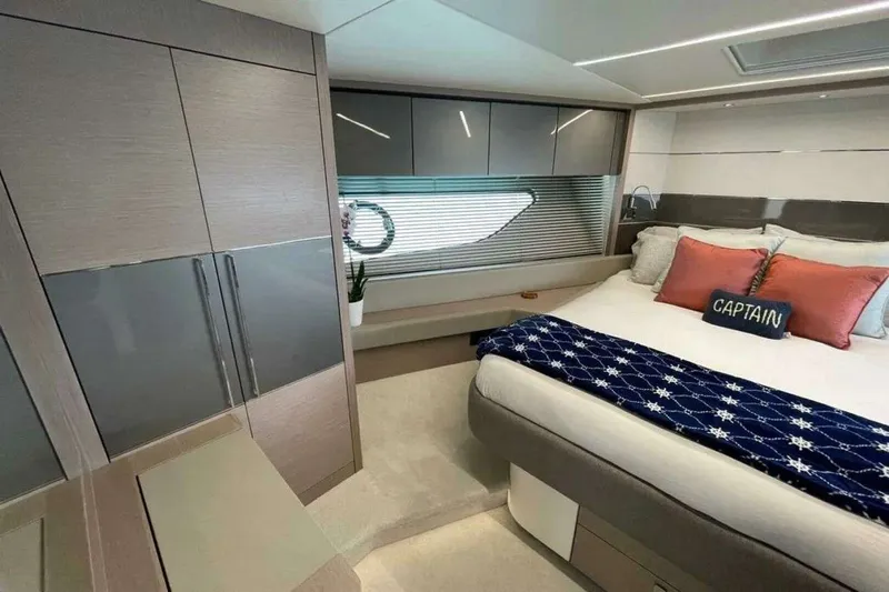 Slide: The Image of Model 74 Sport Yacht Category Flybridge 2020 - 29