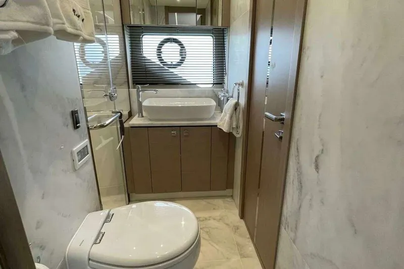 Slide: The Image of Model 74 Sport Yacht Category Flybridge 2020 - 34