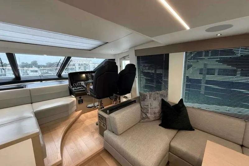 Slide: The Image of Model 74 Sport Yacht Category Flybridge 2020 - 4