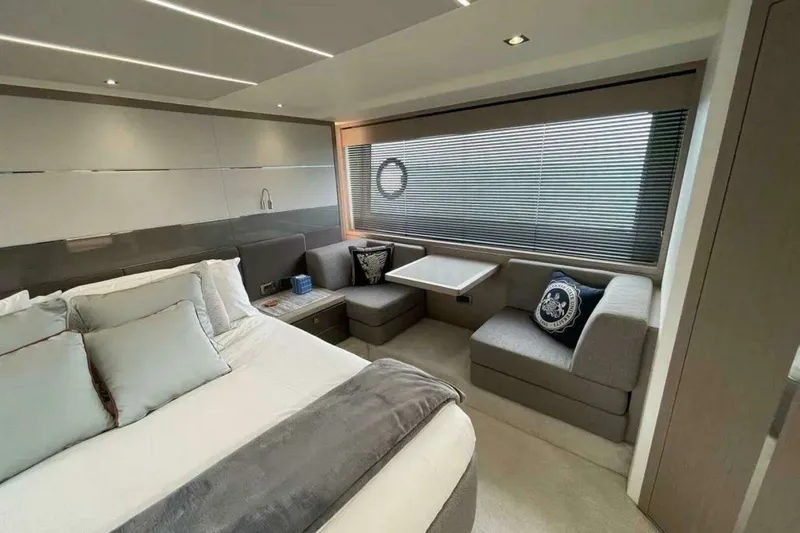 Slide: The Image of Model 74 Sport Yacht Category Flybridge 2020 - 42