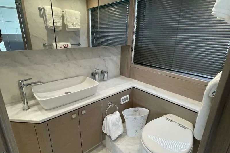 Slide: The Image of Model 74 Sport Yacht Category Flybridge 2020 - 43