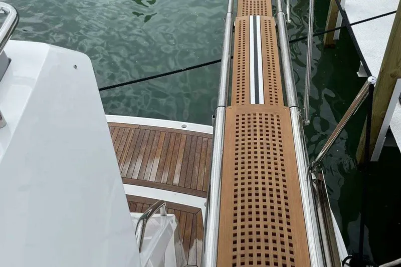 Slide: The Image of Model 74 Sport Yacht Category Flybridge 2020 - 50