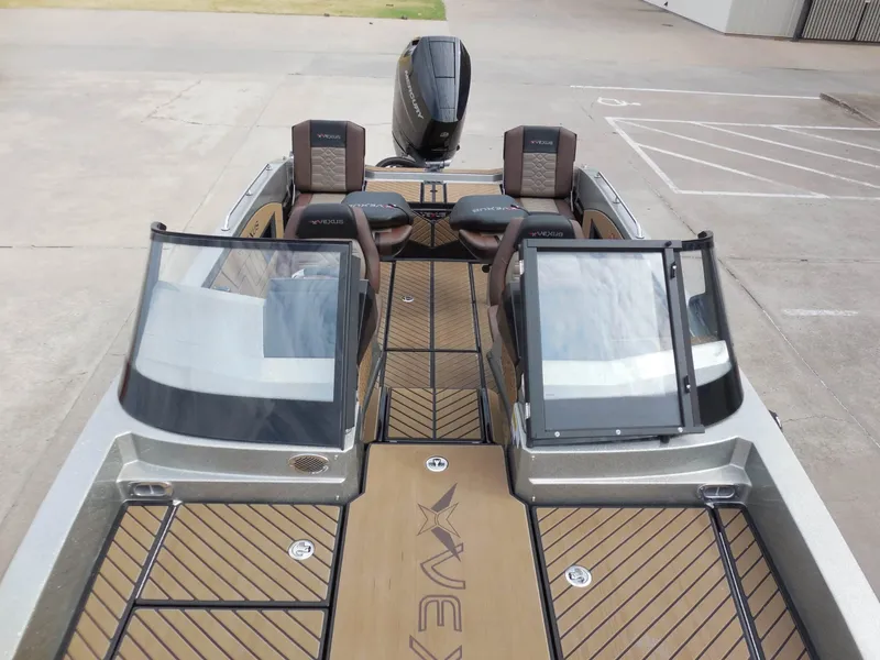 Slide: The Image of Vexus DVX 22S 2027 - 16