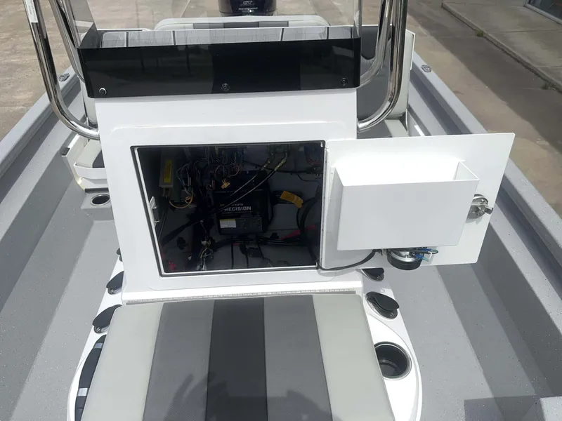 Slide: The Image of Vexus DEFENDER 201 2026 - 2