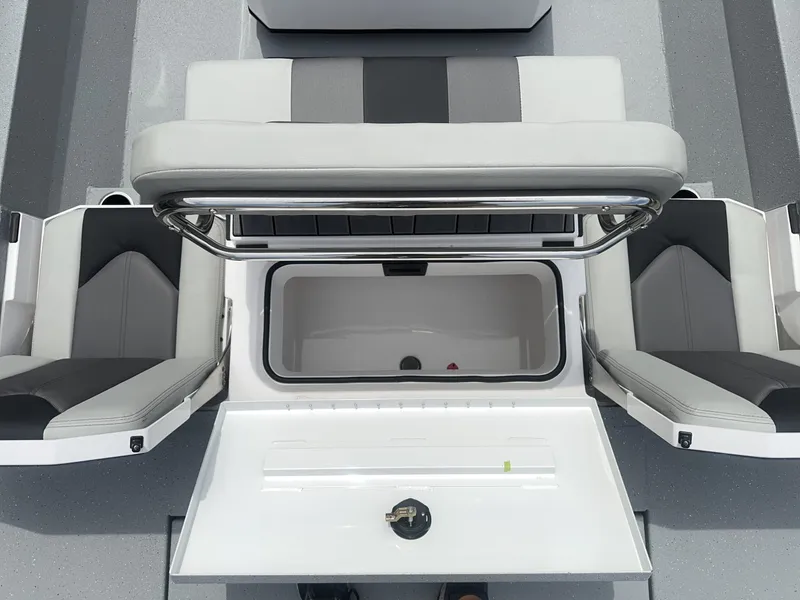 Slide: The Image of Vexus DEFENDER 201 2026 - 4