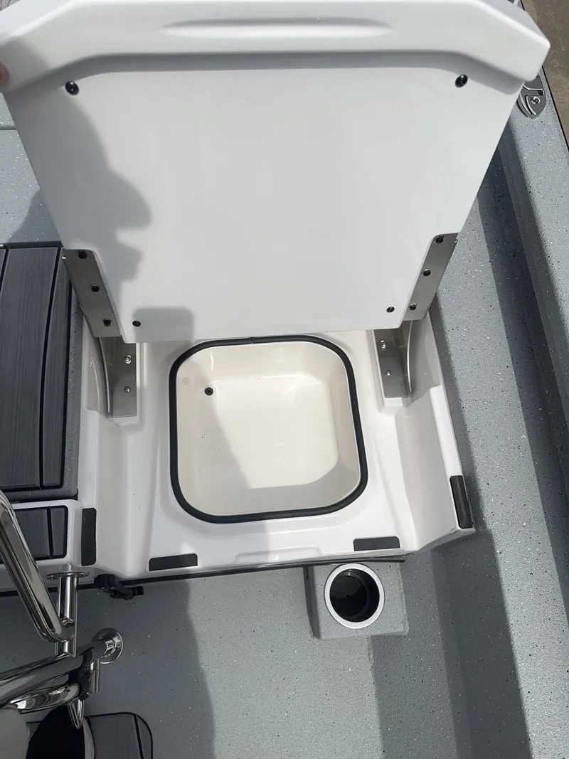 Slide: The Image of Vexus DEFENDER 201 2026 - 6