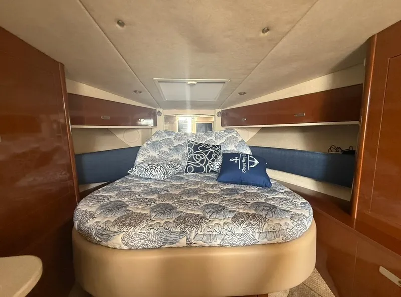 Slide: The Image of Sea Ray Sundancer 350 2011 - 17