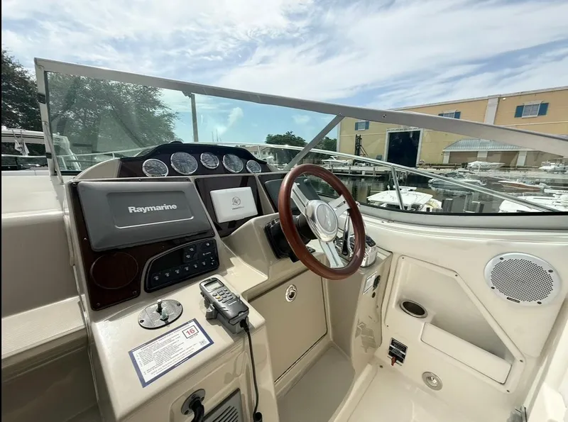 Slide: The Image of Sea Ray Sundancer 350 2011 - 10