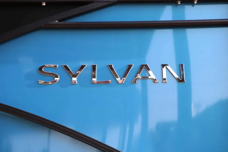 Slide: The Image of Sylvan Mirage 822 CLZ DH 2026 - 17