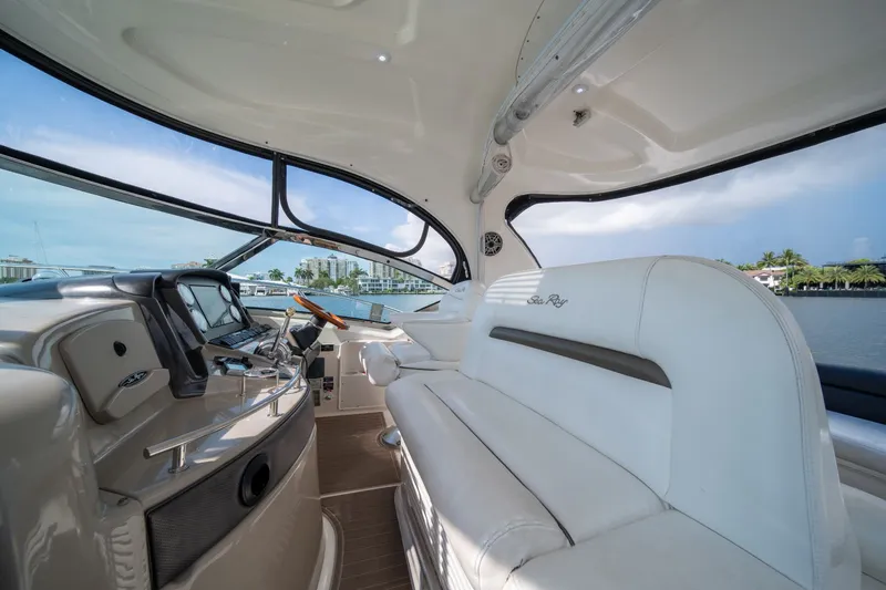 Slide: The Image of Sea Ray 44 Sundancer 2007 - 23