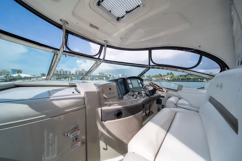 Slide: The Image of Sea Ray 44 Sundancer 2007 - 25