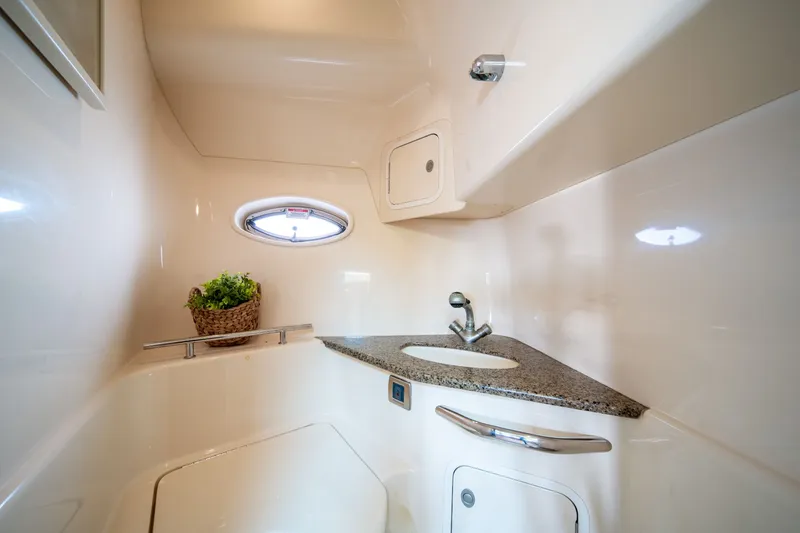 Slide: The Image of Sea Ray 44 Sundancer 2007 - 39