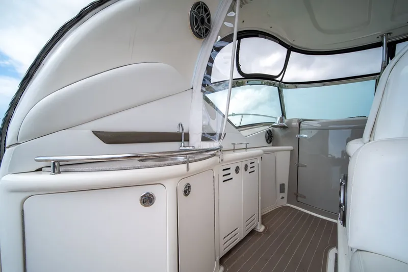 Slide: The Image of Sea Ray 44 Sundancer 2007 - 20