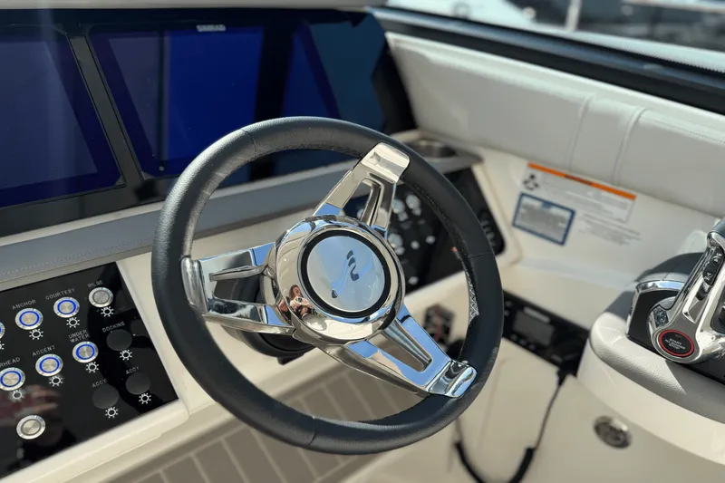 Slide: The Image of Sea Ray Sundancer 320 Outboard 2025 - 25