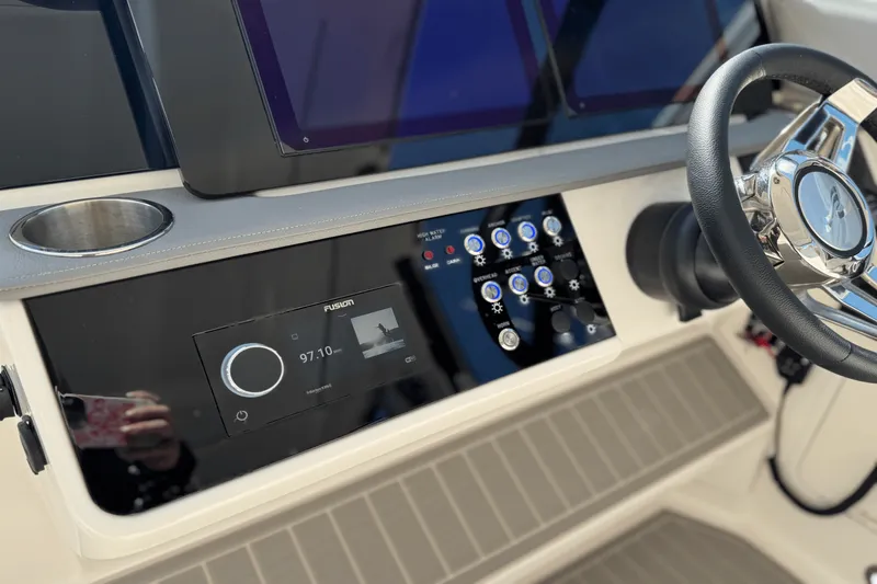 Slide: The Image of Sea Ray Sundancer 320 Outboard 2025 - 26