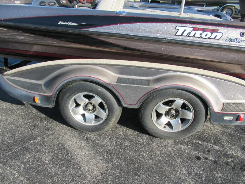 Slide: The Image of Triton TR 20 2003 - 9