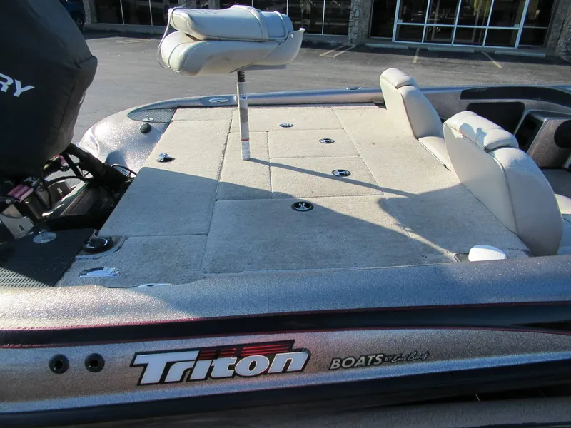 Slide: The Image of Triton TR 20 2003 - 7