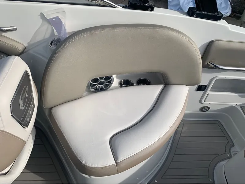 Slide: The Image of Crownline Boats E260 XS 2024 - 17
