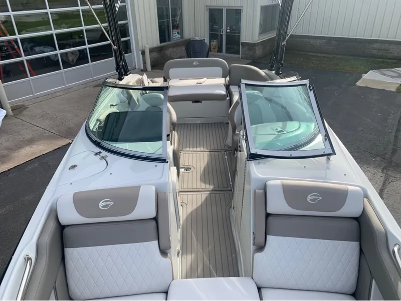 Slide: The Image of Crownline Boats E260 XS 2024 - 13