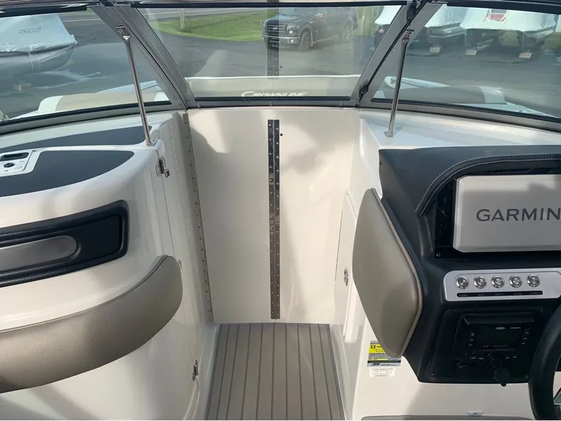 Slide: The Image of Crownline Boats E260 XS 2024 - 27