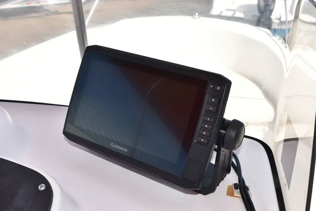 Slide: The Image of Boston Whaler 18 Dauntless 1999 - 31