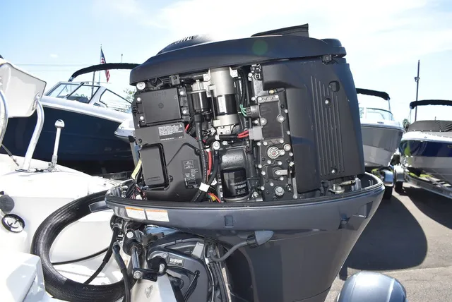Slide: The Image of Boston Whaler 18 Dauntless 1999 - 50