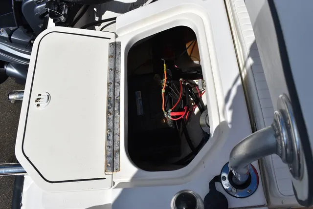 Slide: The Image of Boston Whaler 18 Dauntless 1999 - 18