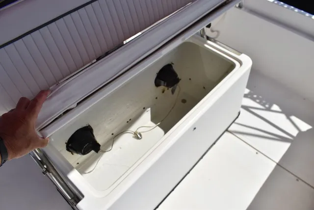 Slide: The Image of Boston Whaler 18 Dauntless 1999 - 48