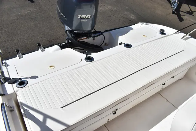 Slide: The Image of Boston Whaler 18 Dauntless 1999 - 22
