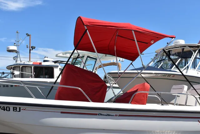 Slide: The Image of Boston Whaler 18 Dauntless 1999 - 60