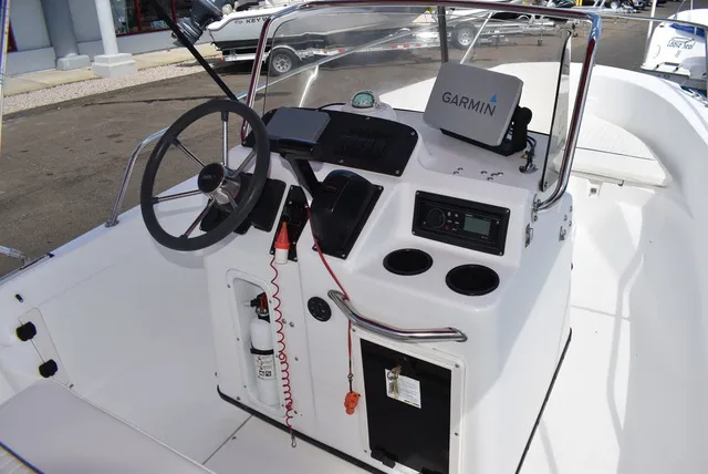 Slide: The Image of Boston Whaler 18 Dauntless 1999 - 29