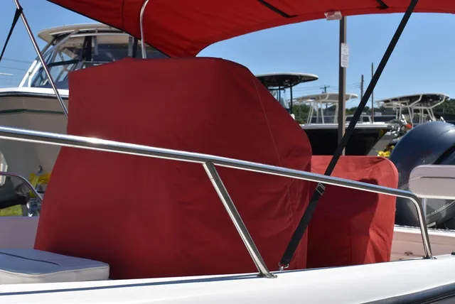 Slide: The Image of Boston Whaler 18 Dauntless 1999 - 61