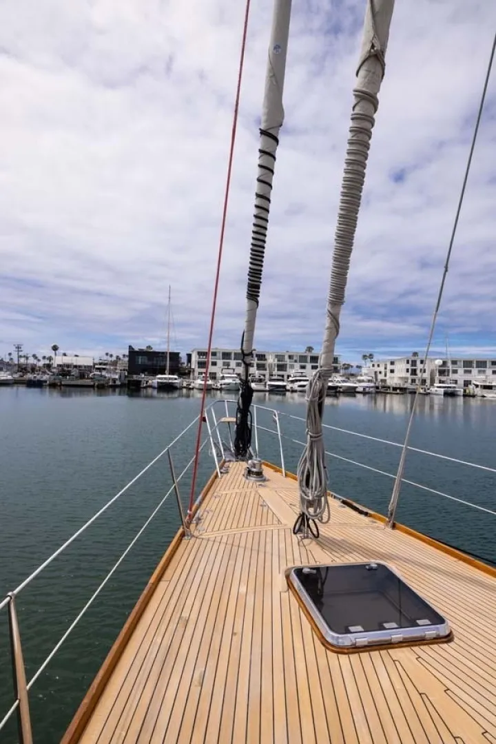 Slide: The Image of Admiral Marine Center Cockpit 1999 - 34
