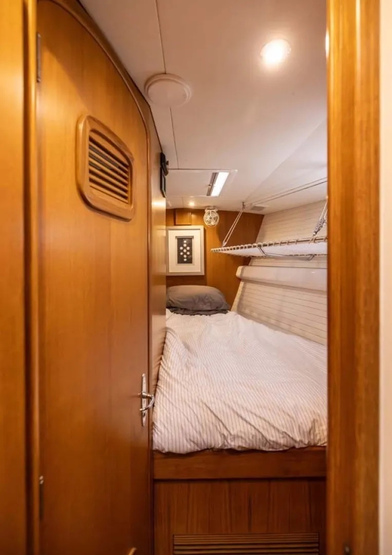 Slide: The Image of Admiral Marine Center Cockpit 1999 - 39
