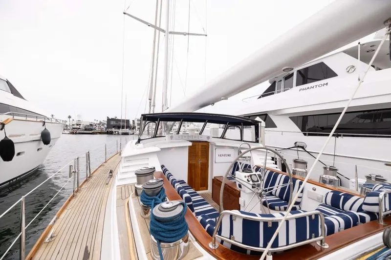 Slide: The Image of Admiral Marine Center Cockpit 1999 - 29